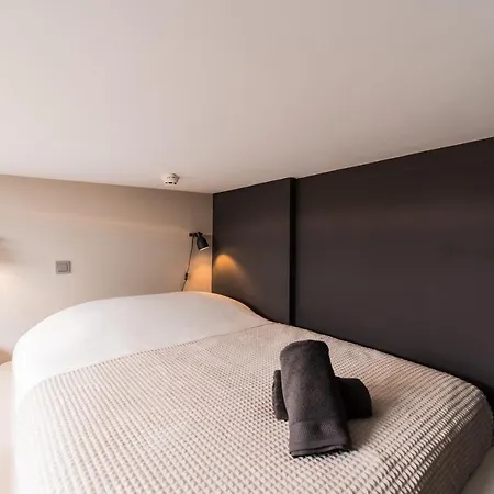 Eclectic Loft 'pinot Noir' Apartment The Hague